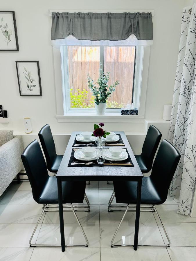 2Br 1.5Ba Full Kitchen Private Guest House - Free Parking - Central Location Vancouver Esterno foto