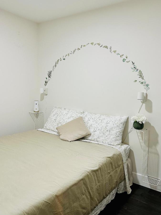 2Br 1.5Ba Full Kitchen Private Guest House - Free Parking - Central Location Vancouver Esterno foto