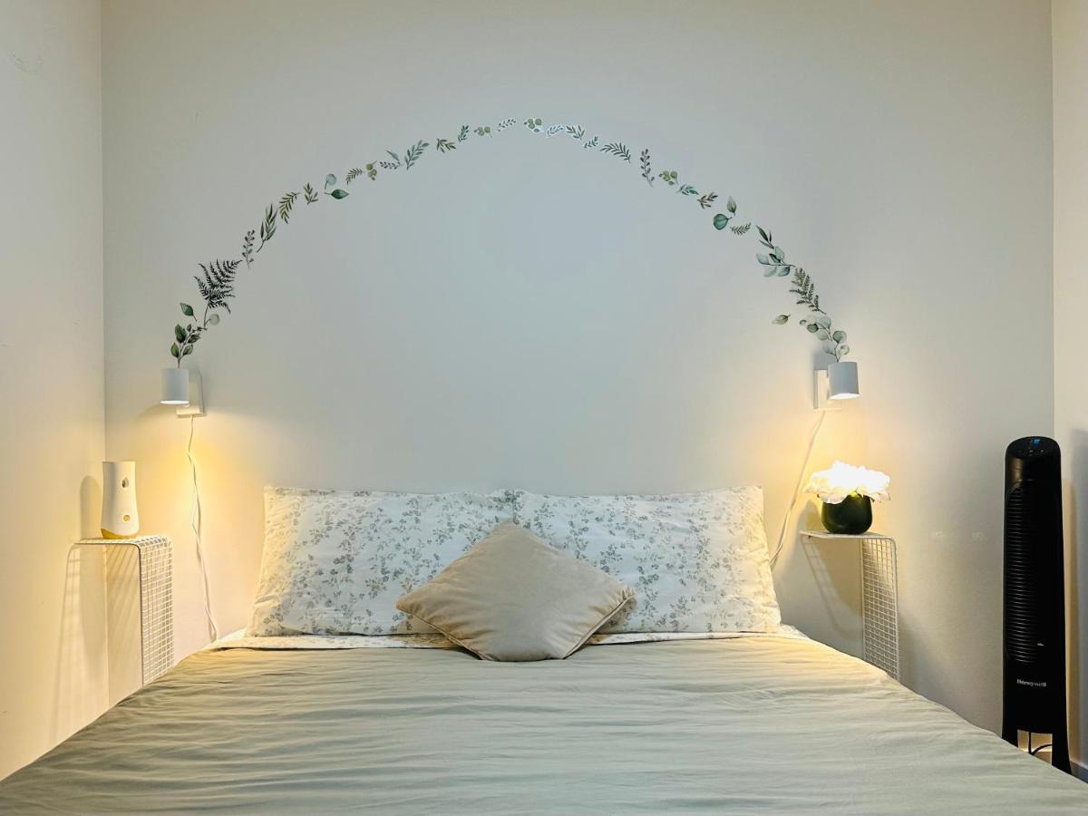 2Br 1.5Ba Full Kitchen Private Guest House - Free Parking - Central Location Vancouver Esterno foto